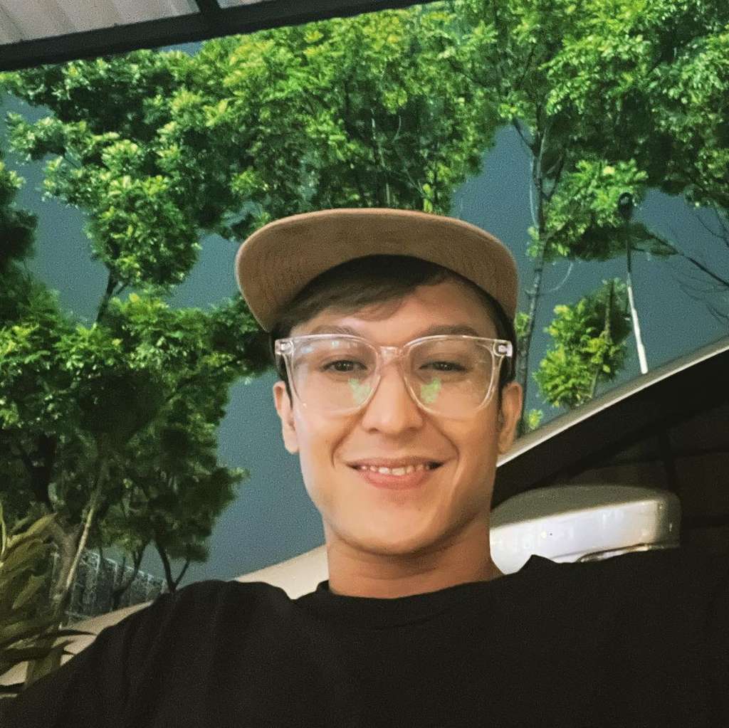 Bikin Penggemar Klepek-klepek, Potret Tampan Yonggi Mikama saat Live Tiktok Bareng 3 Composers 