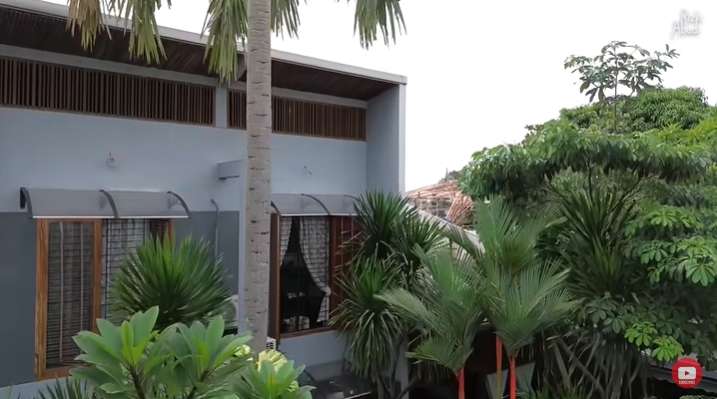 Viral! 10 Potret Rumah Super Mewah Bak di Taman Surga, Ada Sungai Mengalir di Bawahnya
