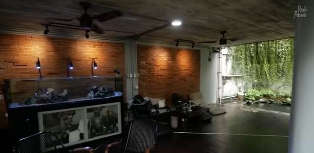 Viral! 10 Potret Rumah Super Mewah Bak di Taman Surga, Ada Sungai Mengalir di Bawahnya