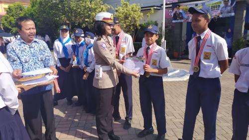 Potret Kasatlantas Polres Malang AKP Agnis Juwita Manurung saat Bertugas, Viral karena Gaya Hidup Hedon