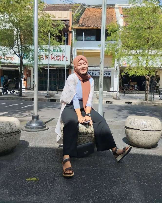 Potret Sosok Sebenarnya Seleb TikTok 'Kembaran' Putri Delina