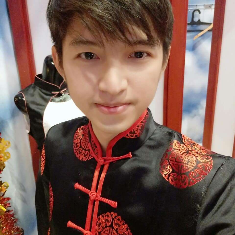 Viral! 8 Potret Gantengnya Ustaz Dennis Lim, Mantan Gangster & Bandar Judi yang Tobat, Disebut Mirip Song Joong Ki