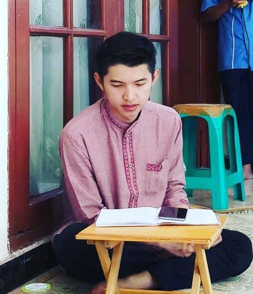 Viral! 8 Potret Gantengnya Ustaz Dennis Lim, Mantan Gangster & Bandar Judi yang Tobat, Disebut Mirip Song Joong Ki