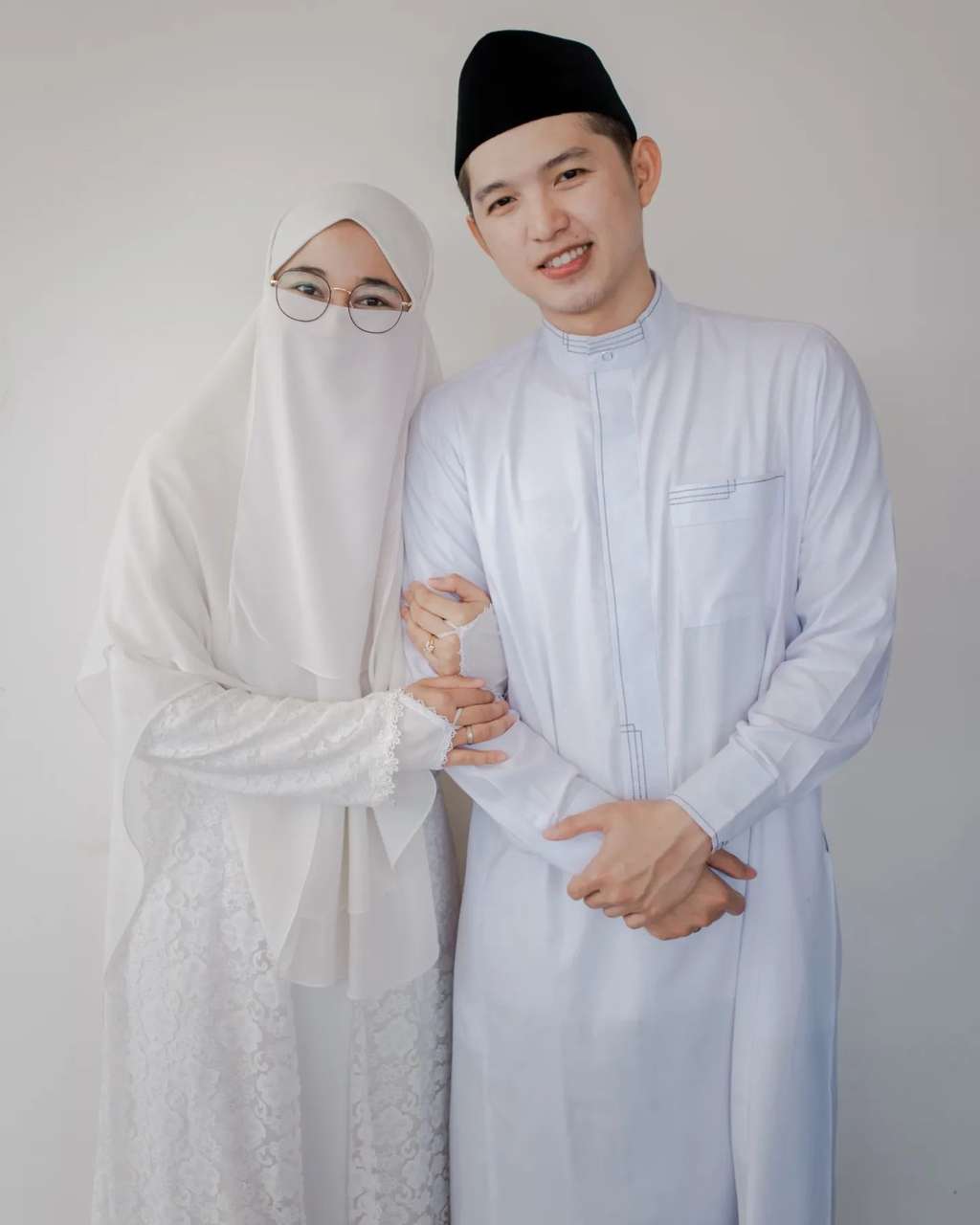 Viral! 8 Potret Gantengnya Ustaz Dennis Lim, Mantan Gangster & Bandar Judi yang Tobat, Disebut Mirip Song Joong Ki