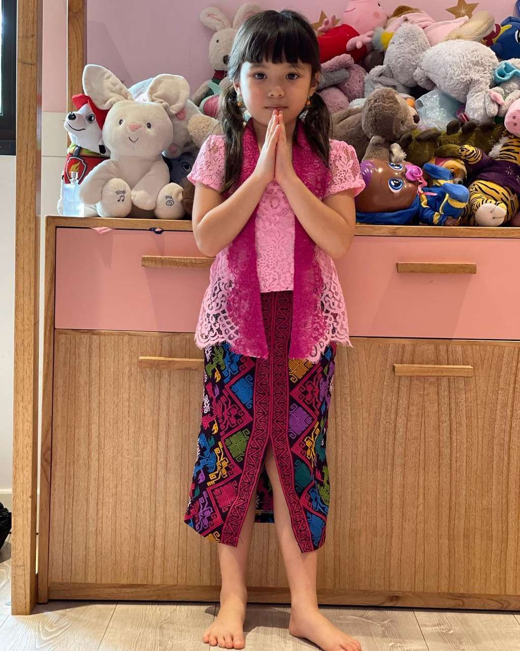 Tak Terduga! 10 Artis Nonmuslim ini Ikut Puasa di Bulan Ramadan, Ada Jessica Jane & Mahalini