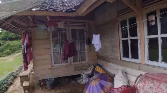 Rumah Usang ini Ditawar Rp2,5 Miliar Tapi Ditolak, Sebab Pemandangan Bak Surga, Buka Pintu Ada Air Terjun, Ini Potretnya