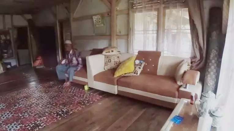 Rumah Usang ini Ditawar Rp2,5 Miliar Tapi Ditolak, Sebab Pemandangan Bak Surga, Buka Pintu Ada Air Terjun, Ini Potretnya