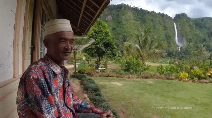Rumah Usang ini Ditawar Rp2,5 Miliar Tapi Ditolak, Sebab Pemandangan Bak Surga, Buka Pintu Ada Air Terjun, Ini Potretnya