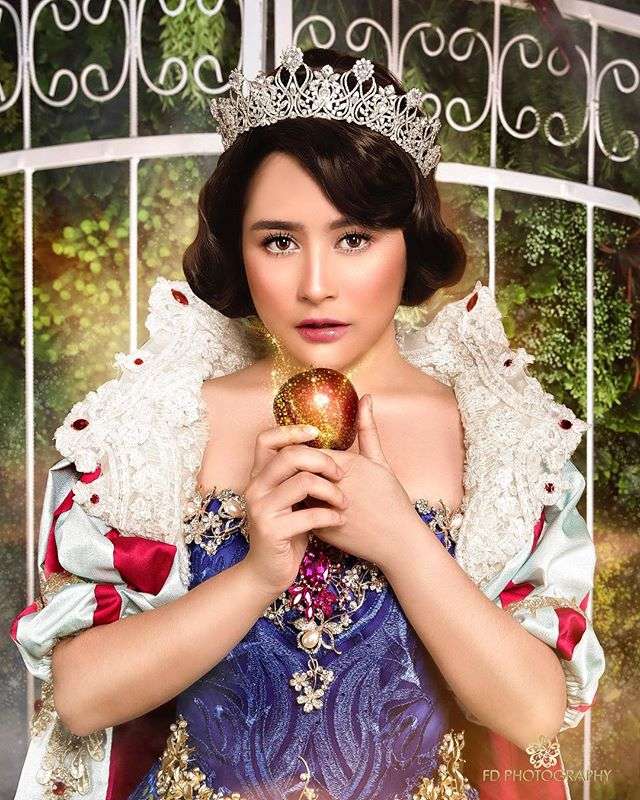 10 Gaya Artis Cosplay Jadi Princess Disney, Fuji Dipuji Bak Tinkerball di Dunia Nyata, Mirip Pol!