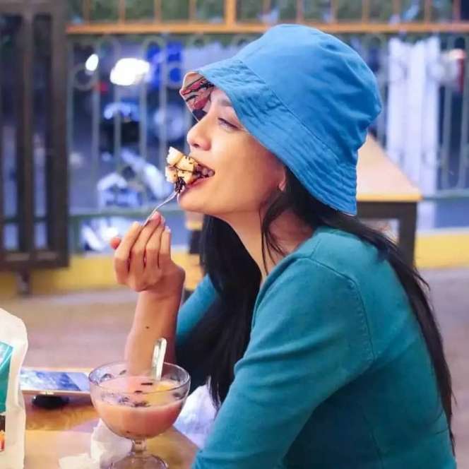 Penampilan Uun 'Istri' Bang Udin Tukang Ojek Pengkolan di Dunia Nyata, Berbeda 180 Derajat