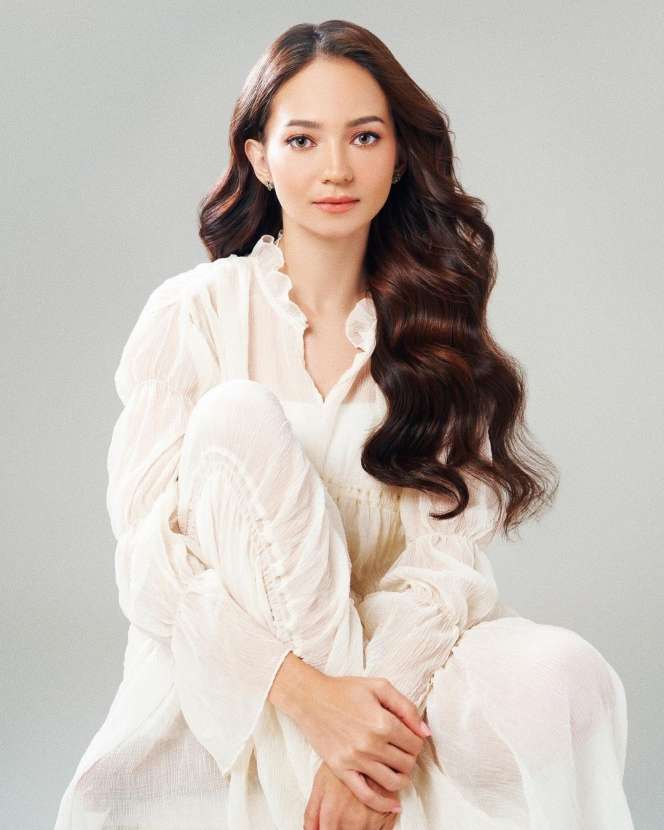 Potret Artis Blasteran yang Sering Dikira Non Muslim, Padahal Mereka Sudah Puasa Sejak Kecil