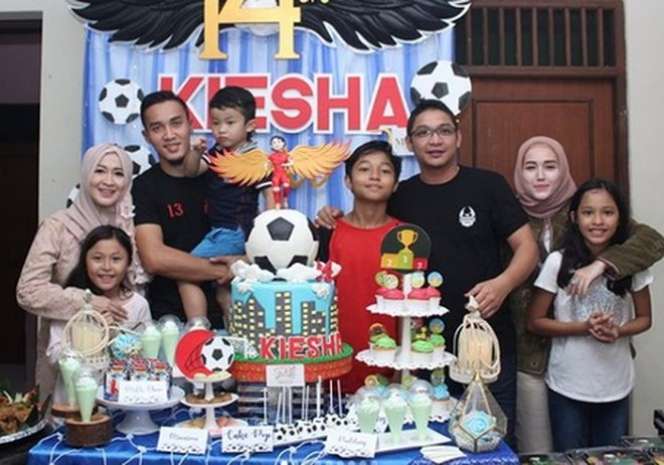 Potret Hubungan Sebenarnya Okie Agustina dan Adelia Istri Pasha Ungu yang Jarang Tersorot