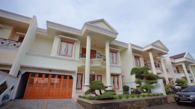 10 Adu Mewah Rumah Baru Fuji VS Fadly Faisal, Sama-Sama Belasan Miliar, Lebih Megah Punya Adik atau Kakak?