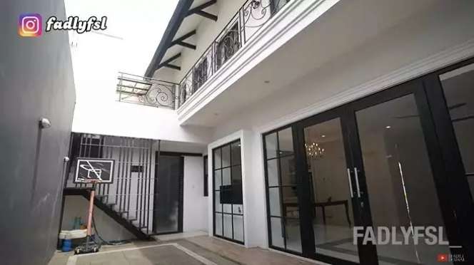 10 Adu Mewah Rumah Baru Fuji VS Fadly Faisal, Sama-Sama Belasan Miliar, Lebih Megah Punya Adik atau Kakak?