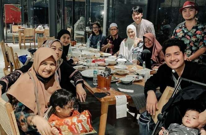 Jarang Terjadi, 8 Artis ini Buka Puasa Bareng Mantan, Terbaru Al Ghazali Hingga Rachel Vennya