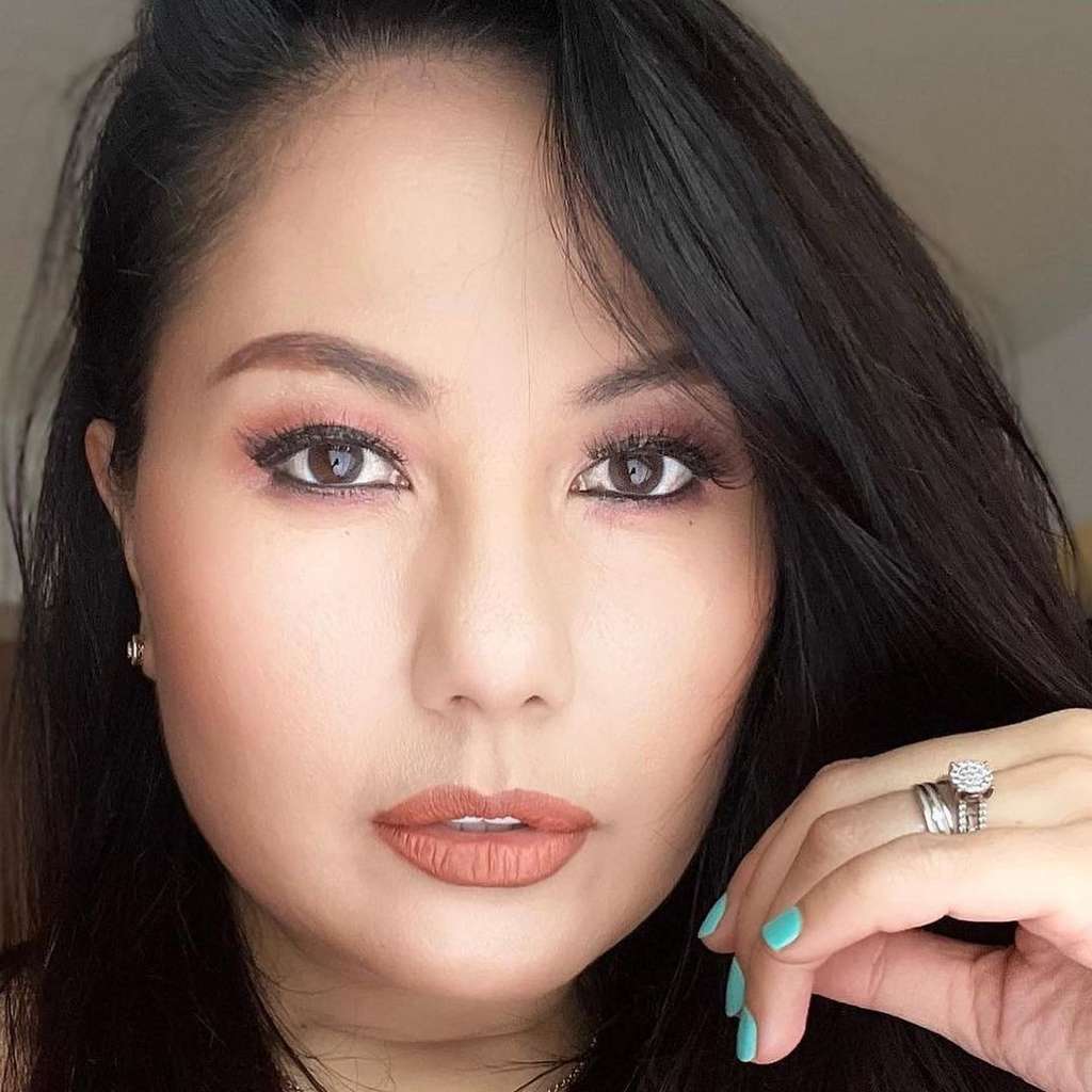 Masih Ingat Artis Lawas yang Nikahi Berodong Beda Usia 18 Tahun? Dulu Bikin Heboh, Kini Kabarnya Mengejutkan!