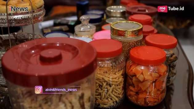 Berlapis Emas, 12 Potret Rumah Mamah Dedeh yang Super Mewah Bak Istana, Sultan Tak Pernah Pamer!
