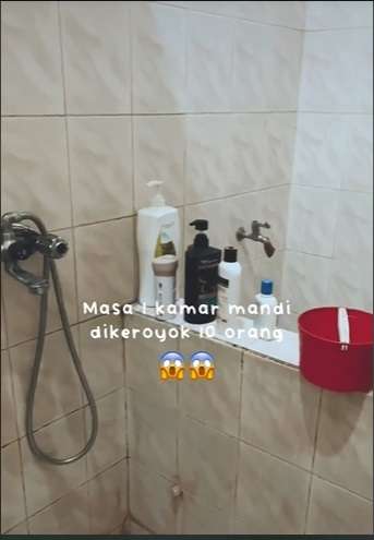 Potret Renovasi Kamar Mandi Jadul Dalam Waktu 8 Hari, Hasilnya Bikin Takjub, Jadi Beda Banget!