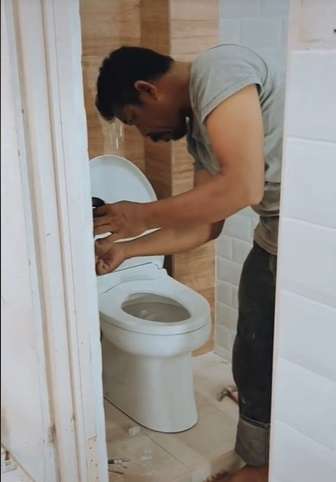 Potret Renovasi Kamar Mandi Jadul Dalam Waktu 8 Hari, Hasilnya Bikin Takjub, Jadi Beda Banget!