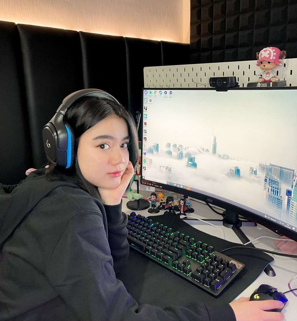 Punya Wajah Imut, Potret Kayes Gamer Tercantik yang Videonya Ditonton Jutaan Kali