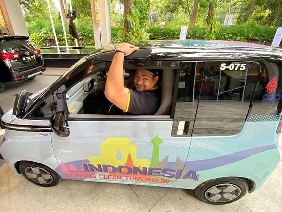 Jadi Menteri Termuda! Intip 10 Pesona Dito Ariotedjo, Menpora Tampan yang Baru Dilantik Jokowi