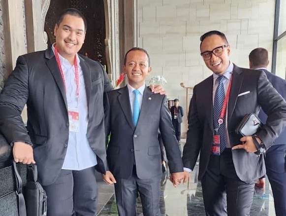 Jadi Menteri Termuda! Intip 10 Pesona Dito Ariotedjo, Menpora Tampan yang Baru Dilantik Jokowi
