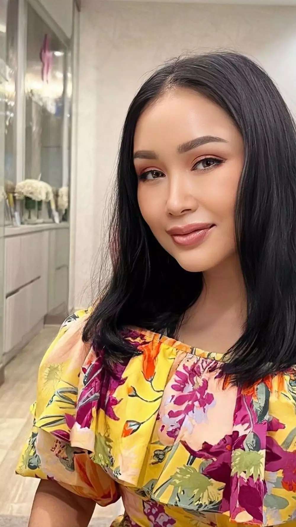 Masih Ingat Model Iklan Sampo Jadul ini? Kini Jadi Diva Indonesia, Wajahnya Tak Dikenali Usai Operasi Plastik, Ini Potretnya