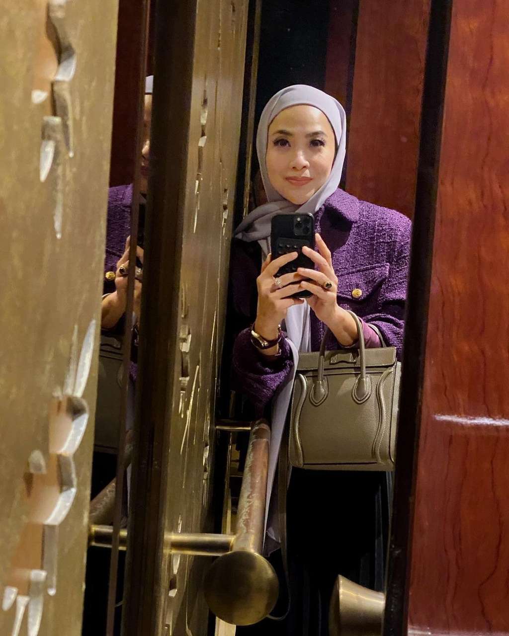Feni Rose Sempat Disentil Anak Kartika Putri karena Baju, Kini Tampil Berhijab Usai Umrah, Lihat Potretnya