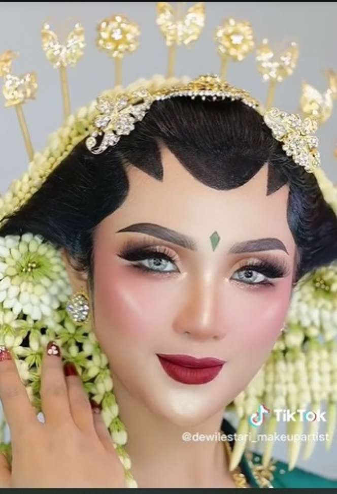 Potret Transformasi Makeup Pengantin Adat Jawa, Penampilannya Bikin Melongo, Netizen: `Langsung Follow`!