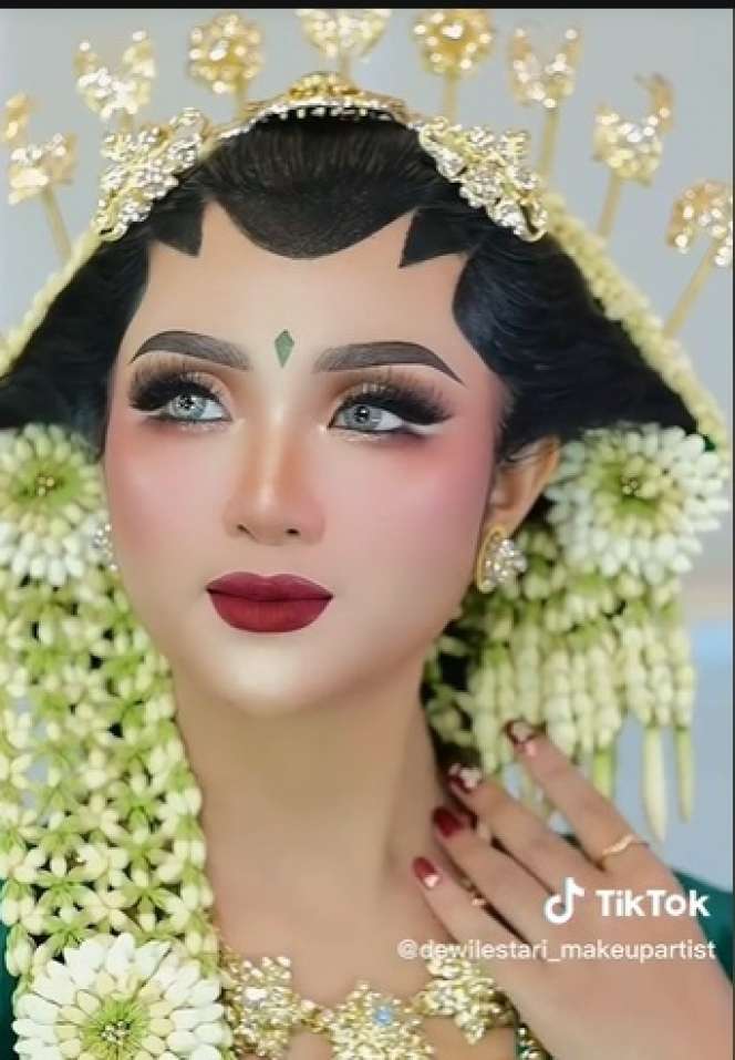 Potret Transformasi Makeup Pengantin Adat Jawa, Penampilannya Bikin Melongo, Netizen: `Langsung Follow`!