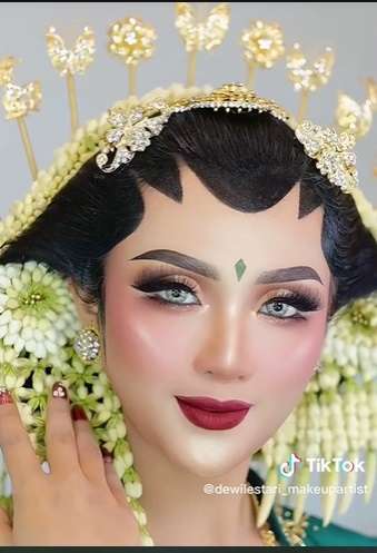 Potret Transformasi Makeup Pengantin Adat Jawa, Penampilannya Bikin Melongo, Netizen: `Langsung Follow`!