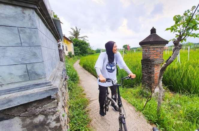 Presenter Senior Ini Pernah Alami KDRT Hingga Keguguran, Kini Penampilannya Berubah Drastis Usai Diet, Berhasil Turun 40 Kilogram!