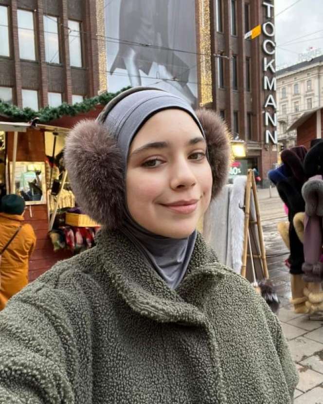 8 Pesona Isabela, Anak Ayu Azhari yang Wajahnya Mirip Barbie, Bak Kembar Identik dengan Ibunya