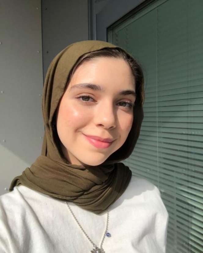 8 Pesona Isabela, Anak Ayu Azhari yang Wajahnya Mirip Barbie, Bak Kembar Identik dengan Ibunya