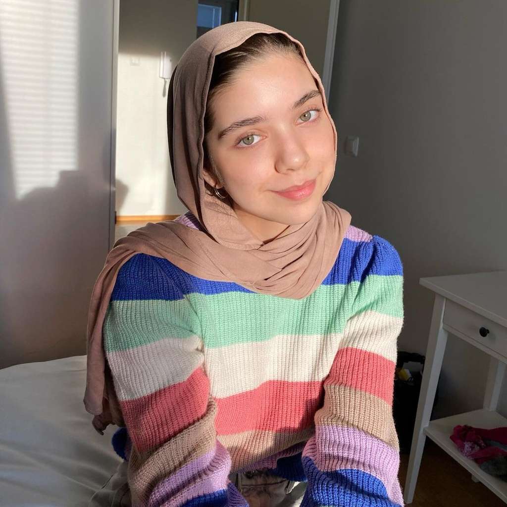 8 Pesona Isabela, Anak Ayu Azhari yang Wajahnya Mirip Barbie, Bak Kembar Identik dengan Ibunya