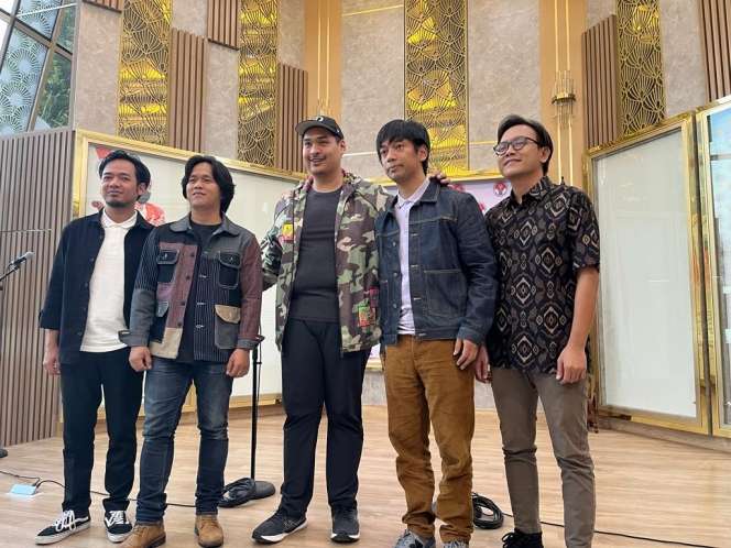 Beri Dukungan ke D'Masiv yang Akan Tampil di LA, Penampilan Menpora Dito Ariotedjo Jadi Sorotan