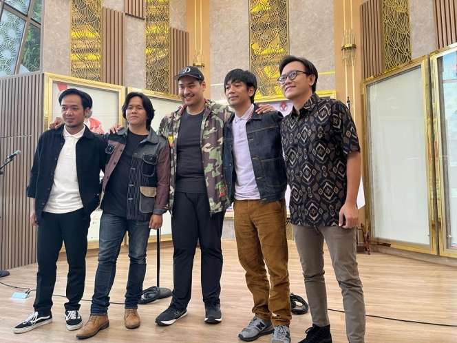 Beri Dukungan ke D'Masiv yang Akan Tampil di LA, Penampilan Menpora Dito Ariotedjo Jadi Sorotan