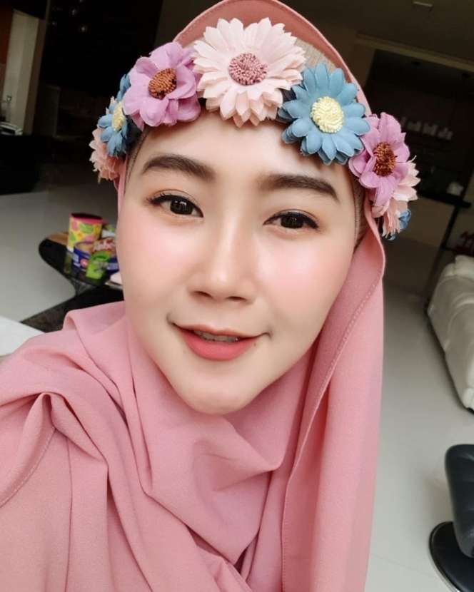 Pengusaha Cantik Ini Pernah Viral Sawer Pelakor Pakau Uang Rp100 Ribuan, Kini Kabarnya Mengejutkan, Penampilannya Bikin Salfok!