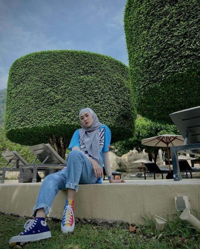 Pengusaha Cantik Ini Pernah Viral Sawer Pelakor Pakau Uang Rp100 Ribuan, Kini Kabarnya Mengejutkan, Penampilannya Bikin Salfok!