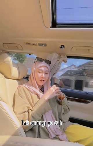 Pengusaha Cantik Ini Pernah Viral Sawer Pelakor Pakau Uang Rp100 Ribuan, Kini Kabarnya Mengejutkan, Penampilannya Bikin Salfok!