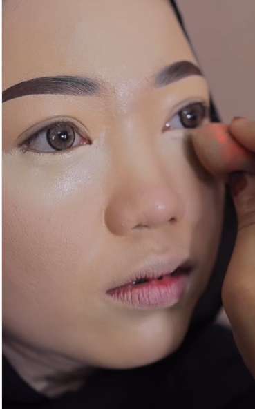 Potret Transformasi Makeup Pengantin dengan Wajah Berjerawat, Hasilnya Bikin Tercengang, Teknik MUA Bukang Kaleng-kaleng!