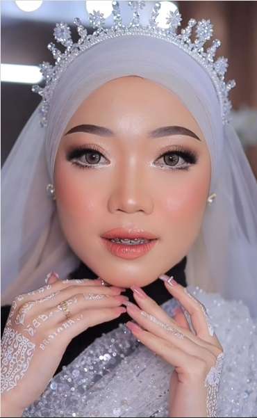 Potret Transformasi Makeup Pengantin dengan Wajah Berjerawat, Hasilnya Bikin Tercengang, Teknik MUA Bukang Kaleng-kaleng!