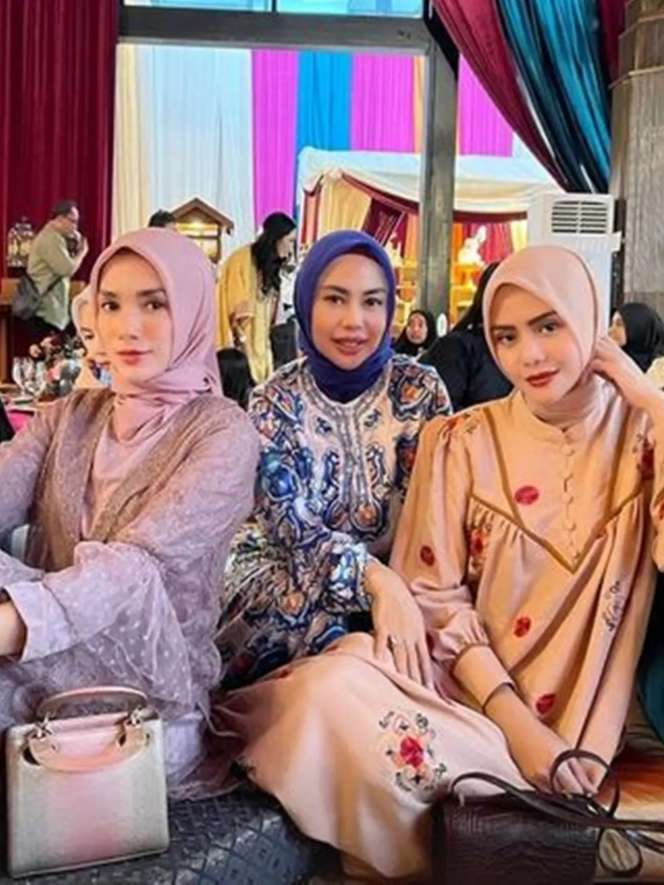 Biasa Terbuka, 8 Artis ini Mendadak Berhijab di Bulan Ramadan, Terakhir Tuai Pro Kontra!