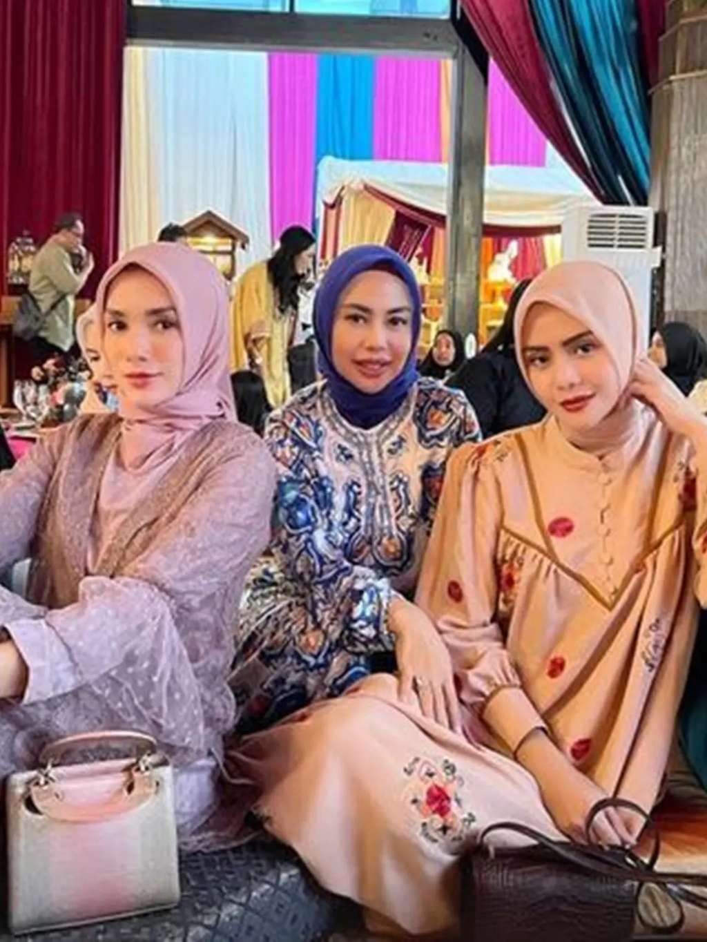 Biasa Terbuka, 8 Artis ini Mendadak Berhijab di Bulan Ramadan, Terakhir Tuai Pro Kontra!