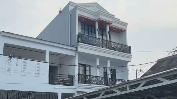 Potret Rumah Mpok Alpa Usai Direnovasi, Dulu Tinggal di Hunian Sederhana Kini Mewahnya Bikin Melongo!