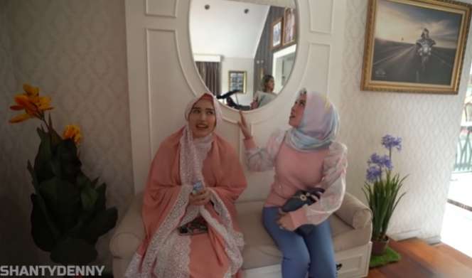 Potret Rumah Mewah Pasha Ungu di Tengah Perkampungan Bogor, Saking Luasnya Halaman Depan Bisa untuk Main Golf