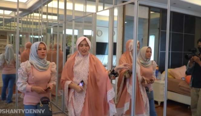 Potret Rumah Mewah Pasha Ungu di Tengah Perkampungan Bogor, Saking Luasnya Halaman Depan Bisa untuk Main Golf