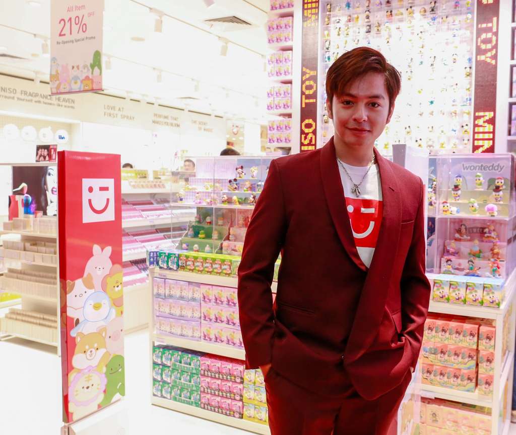 Bak Opa Korea, Penampilan Angga Yunanda Sapa Penggemar di Mal Bikin Klepek-klepek