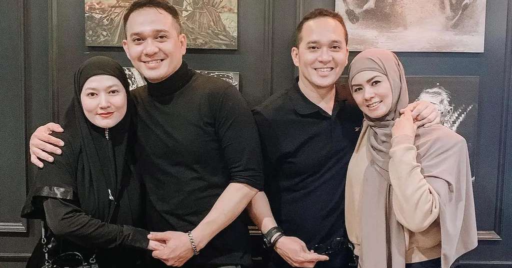 Jarang yang Tahu, 10 Artis Ini Ternyata Punya Saudara Kembar, Rina Nose Wajahnya Mirip Banget!