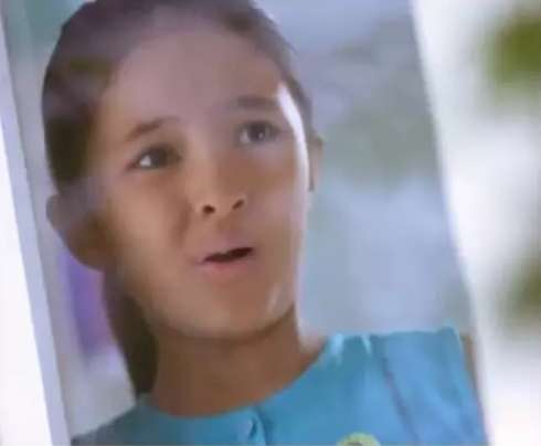 10 Foto Artis Jadi Bintang Iklan di TV Saat Kecil, Ariel Tatum Cantik & Imut Jadi Polwan Cilik